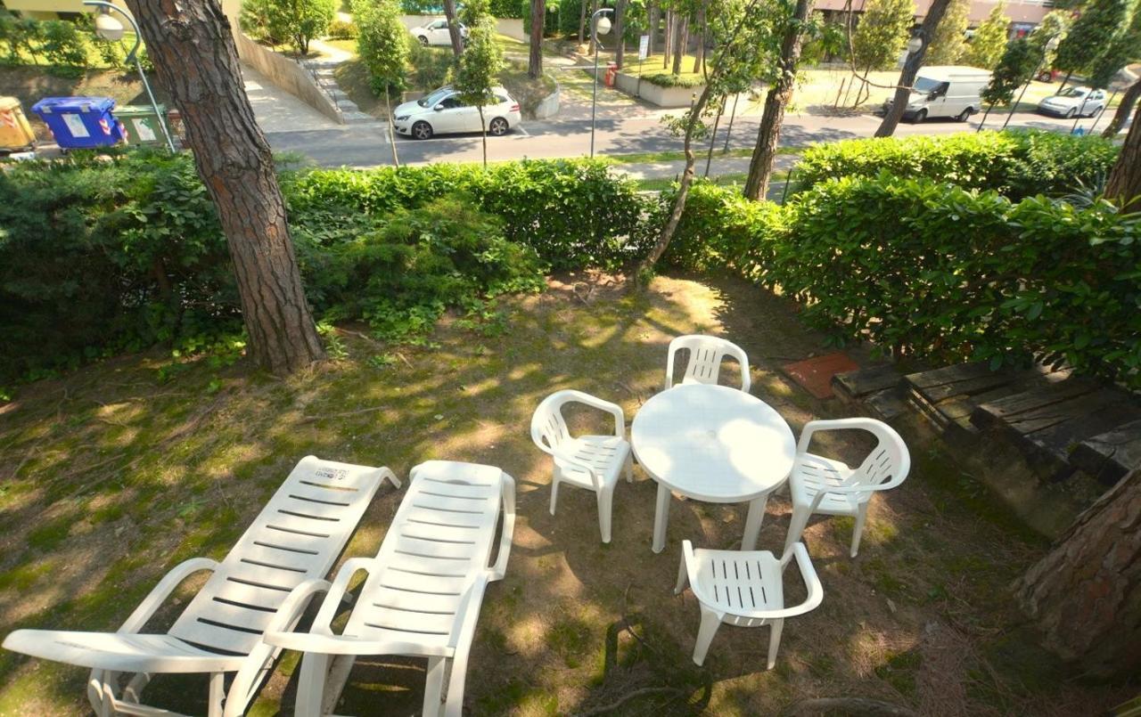 Apartamento Flat In Lignano Pineta Lignano Sabbiadoro Exterior foto